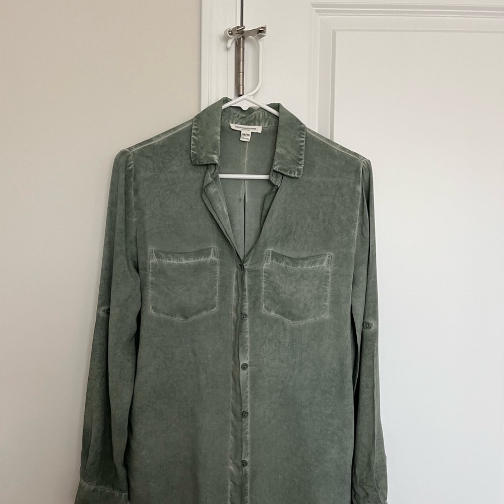 Beachlunchlounge Sage Green Shirt size XS